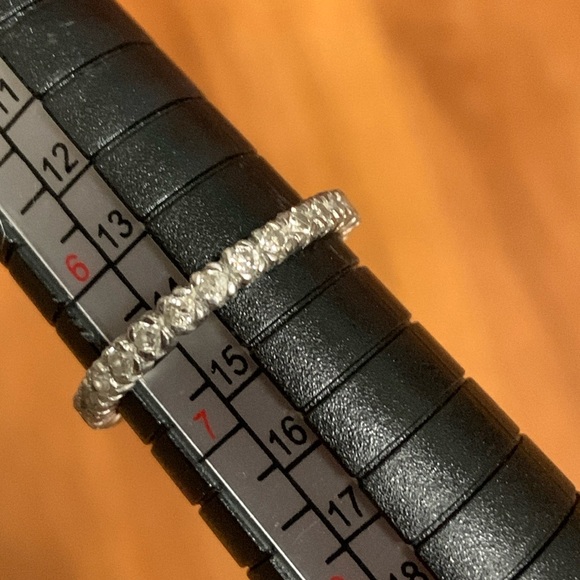 Platinum Ring with Diamonds - Picture 9 of 9